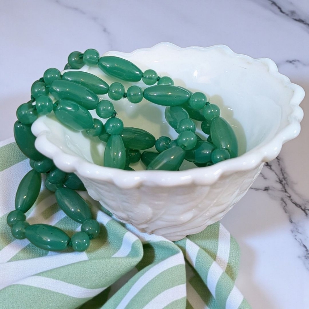 Classic Shiny Green Glass Beaded Necklace In Quaint Milk Glass Dish